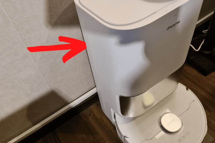 Базовая станция Dreame L10s Ultra сбоку.